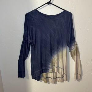 Kelly Renee crew neck long sleeve tiedye top M